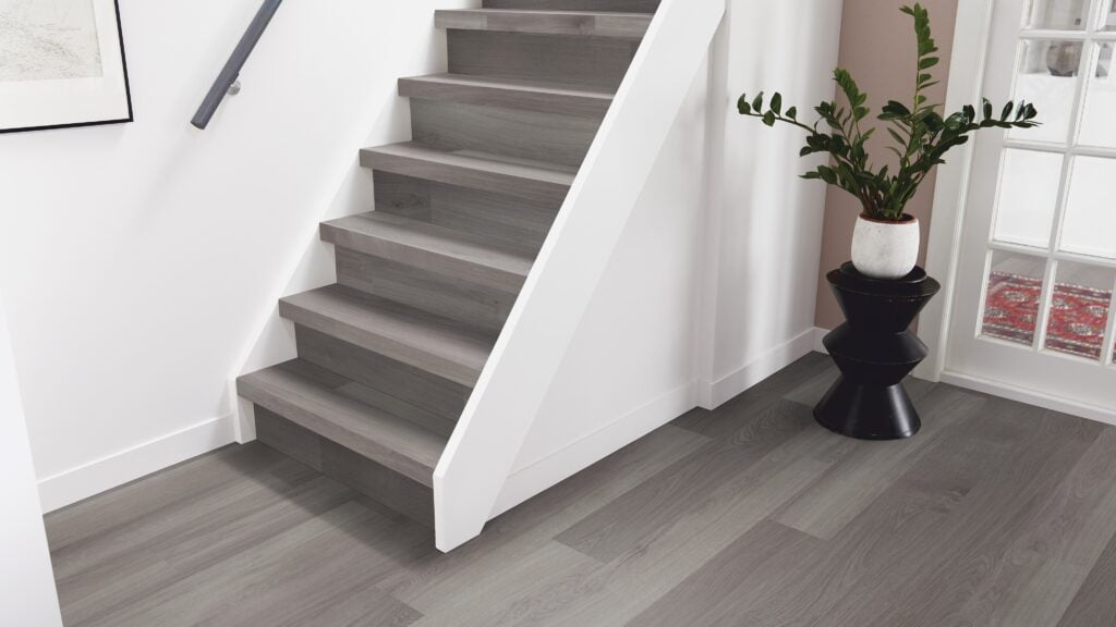 Broad leaf Grey Sycamore PVC vloer mFLOR 41828 trap