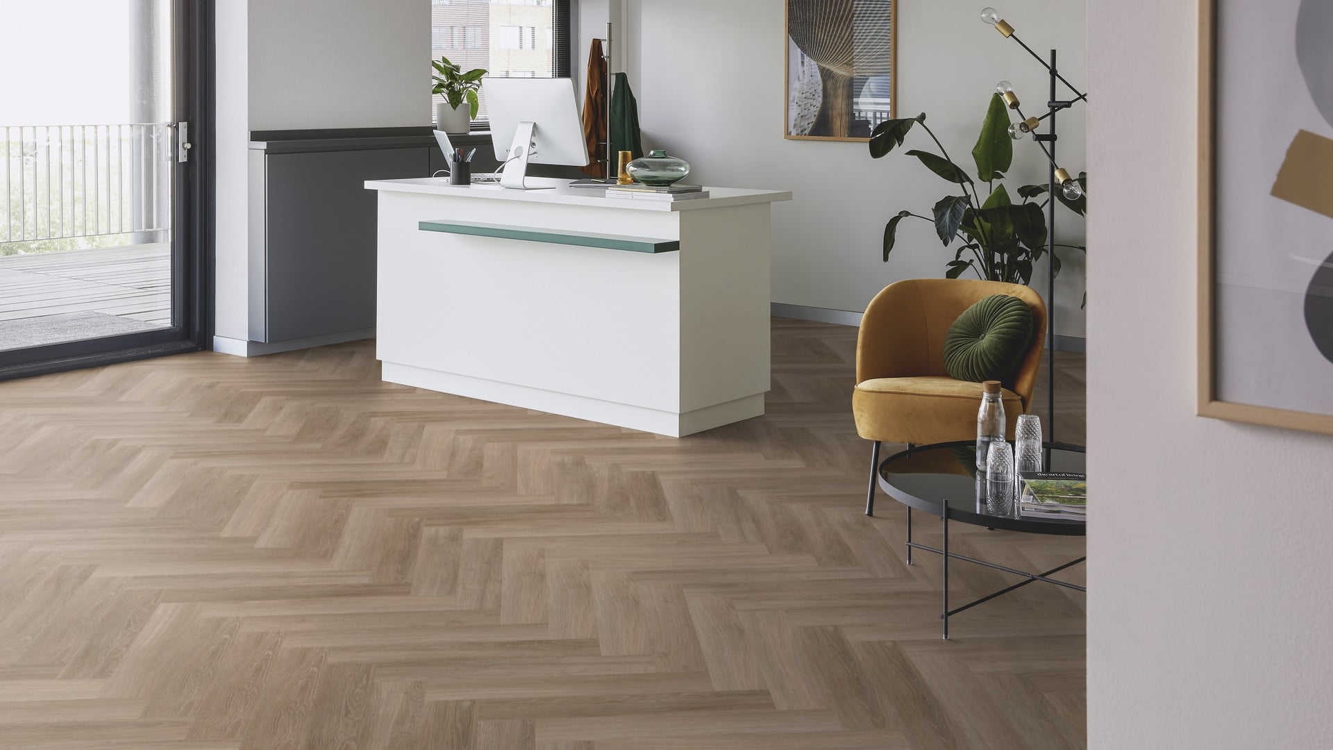 Parva River Oak Douro 41325 PVC visgraat vloer mFLOR 3 Parva River Oak Douro 41325 PVC visgraat vloer mFLOR woonkamer